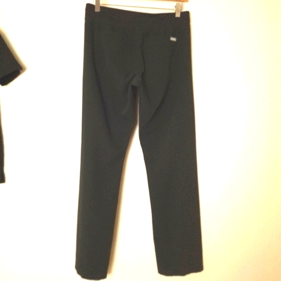 Figs Set of Black Livingston Scrub Pants & Casma Top Size XS - Picture 8 of 12